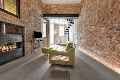 Stone Walls Deluxe - Living