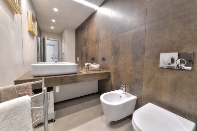 Stone Walls Deluxe - Bathroom