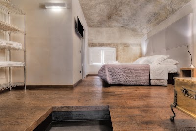 Stone Walls Deluxe - Bedroom