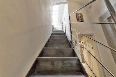 Stone Walls Deluxe - Stairway