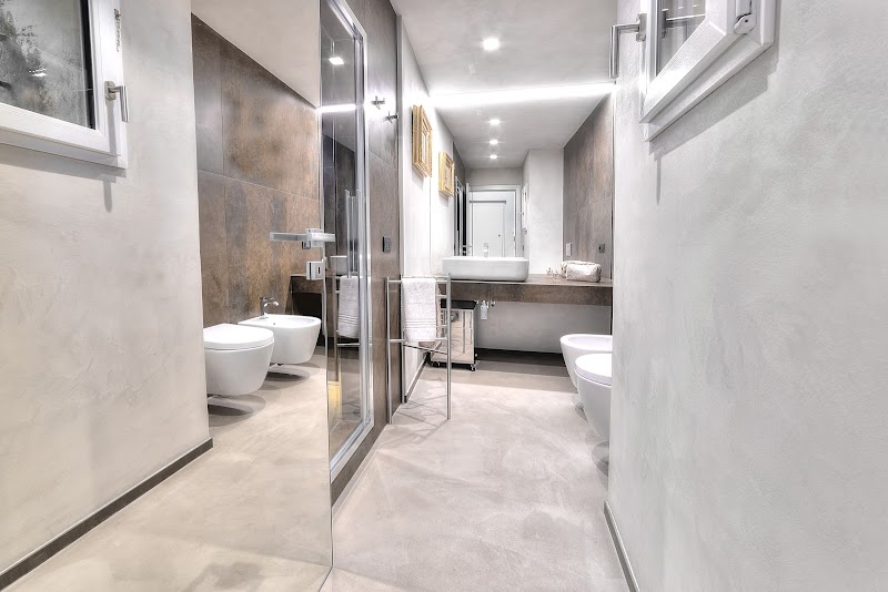 Stone Walls - Bathroom